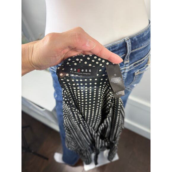 Beautiful Liz Claiborne Top Size 16 - Picture 6 of 8